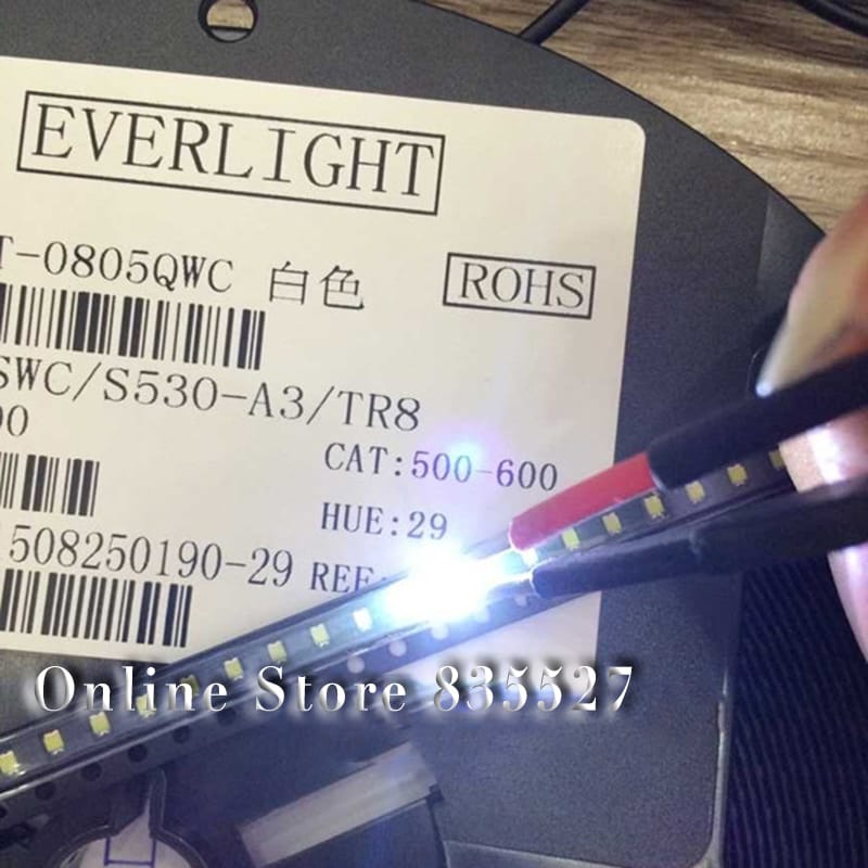 3000PCS/LOT 2012 0805 white SMD lamp beads Ultra bright 500-600mcd LED light emitting diode leds highlight