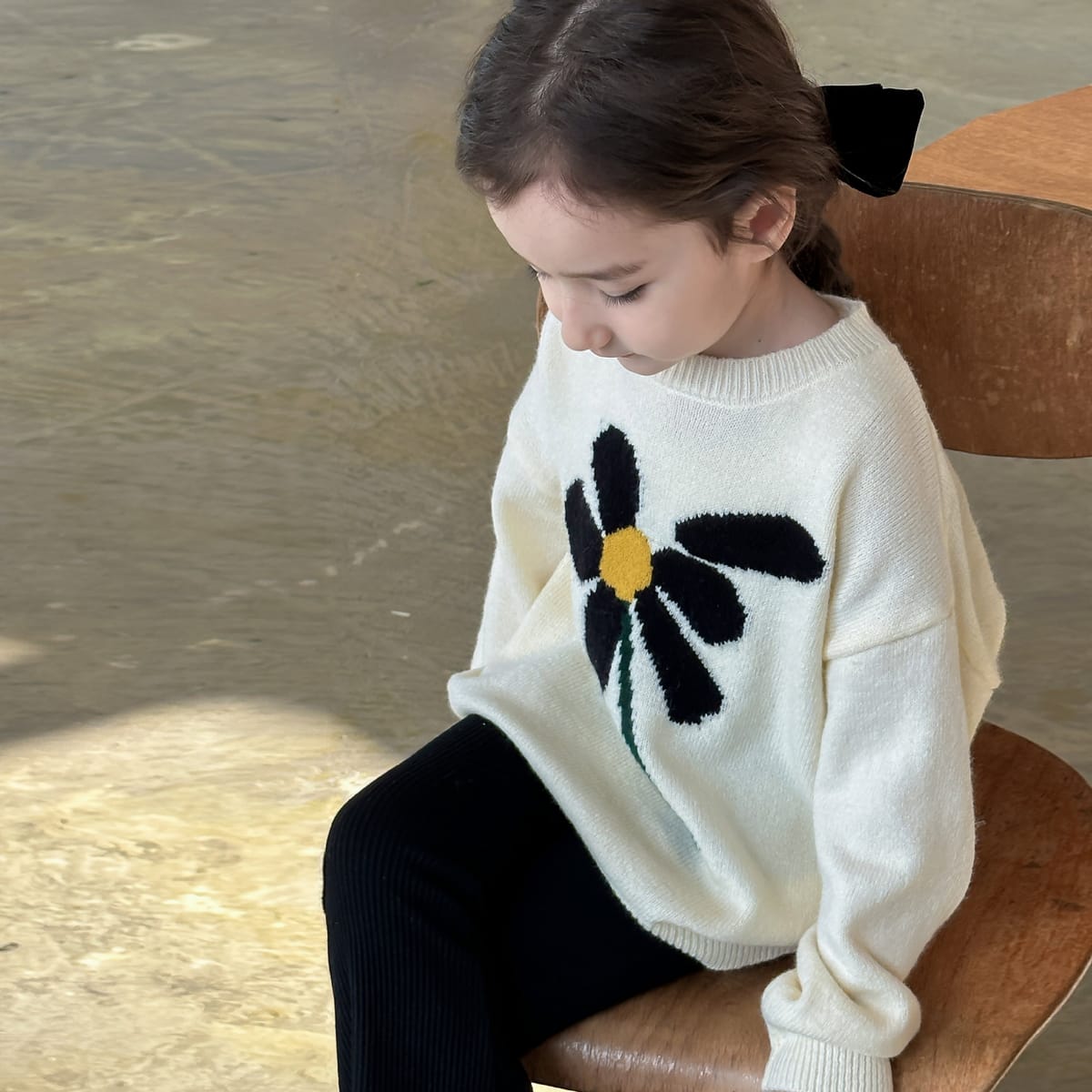 Children Clothing Girls Pullover Sweater 2024 Spring New Fashionable Korean Style Embroidered Flower Sweater Girl Baby Soft Top