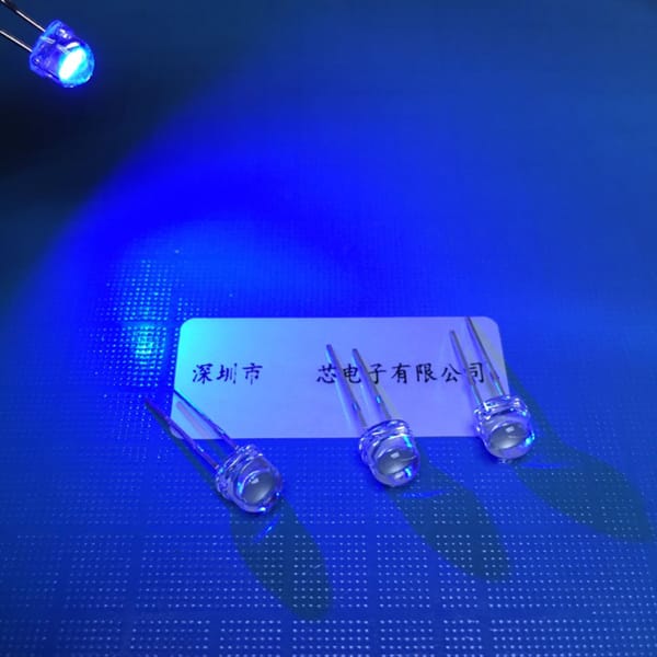 1000pcs/lot LED 5MM F5 Blue 0.3W Super Big Chip Super Bright Strawhat Light Emitting Diode Chandelier Crystal Lamp Beads DIP