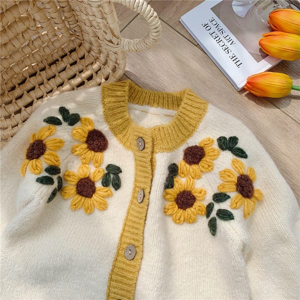Children Sweaters 2023 New Autumn Winter Baby Girls Knitted Cardigan Crochet Flowers Toddlers Kids Sweater Coats